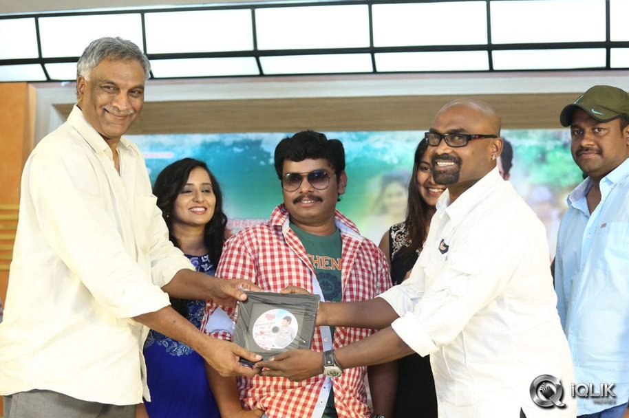 Hrudaya-Kaleyam-Movie-Platinum-Disc-Functiion